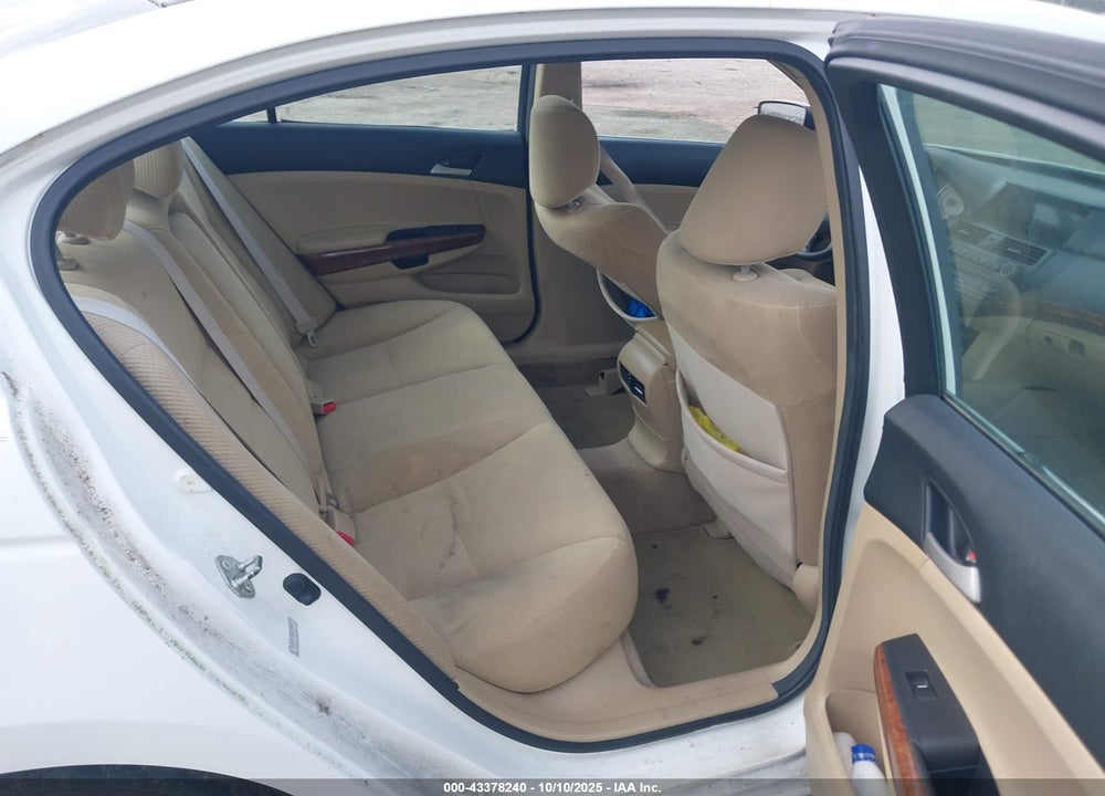 2011 HONDA ACCORD VIN: 1HGCP2F70BA127502