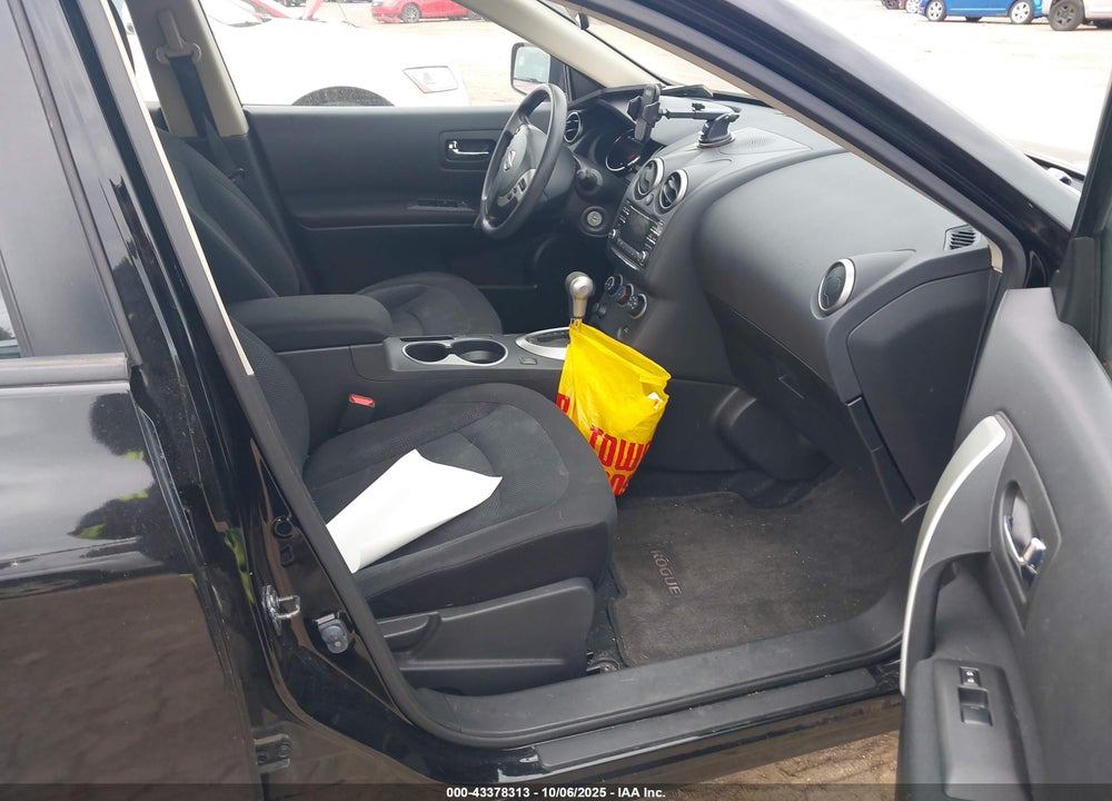 2015 NISSAN ROGUE VIN: JN8AS5MV9FW260053