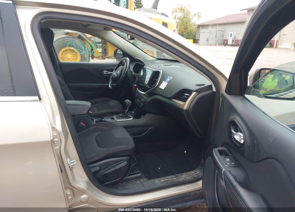 2015 JEEP CHEROKEE VIN: 1C4PJMCB4FW678885