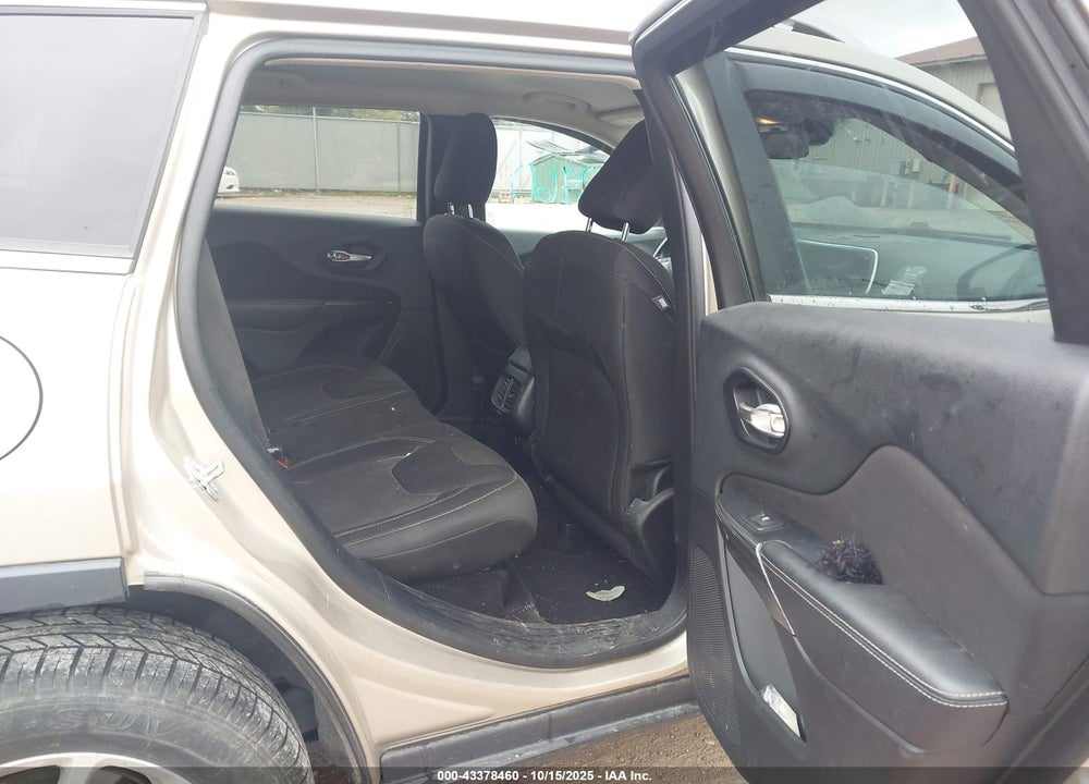 2015 JEEP CHEROKEE VIN: 1C4PJMCB4FW678885