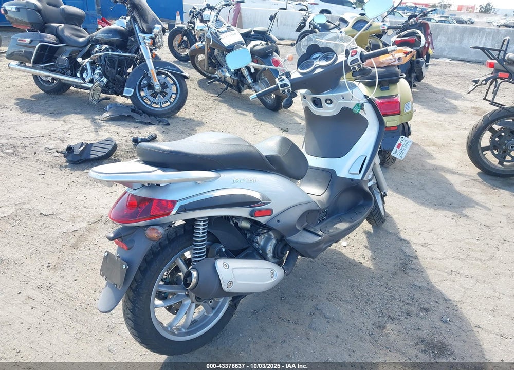 2007 PIAGGIO BV 250 VIN: ZAPM289L275102001