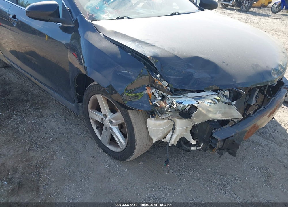 2014 TOYOTA CAMRY SE VIN: 4T1BF1FK0EU400805