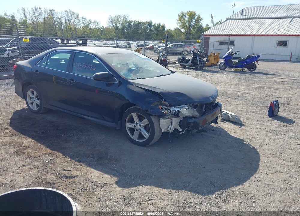 2014 TOYOTA CAMRY SE VIN: 4T1BF1FK0EU400805