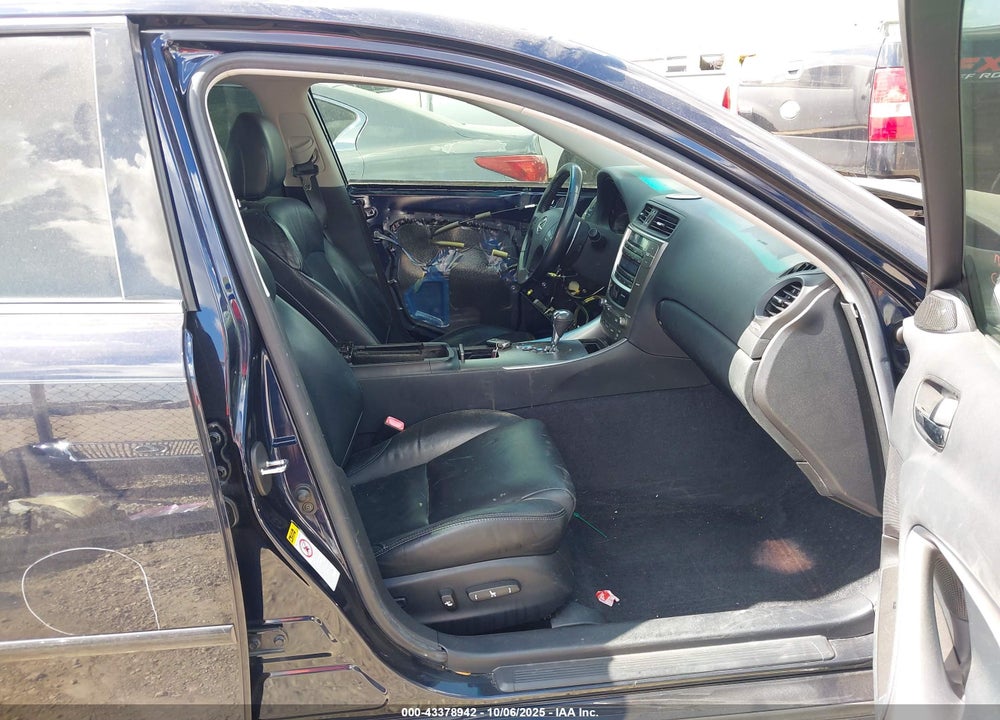 2009 LEXUS IS 250 VIN: JTHBK262X95100032