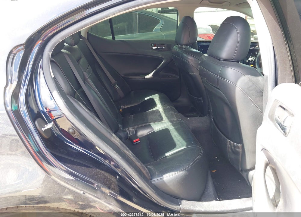 2009 LEXUS IS 250 VIN: JTHBK262X95100032