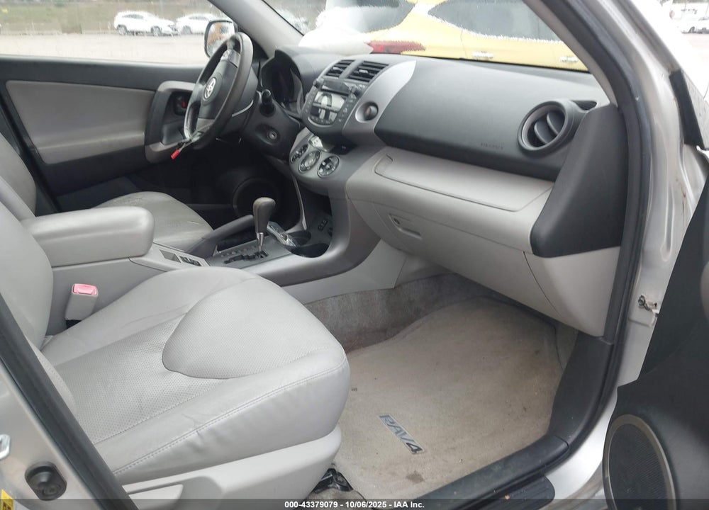 2008 TOYOTA RAV4 VIN: JTMBD31V586089176
