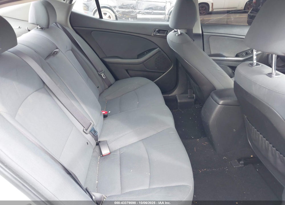 2015 KIA OPTIMA VIN: KNAGM4A79F5630761