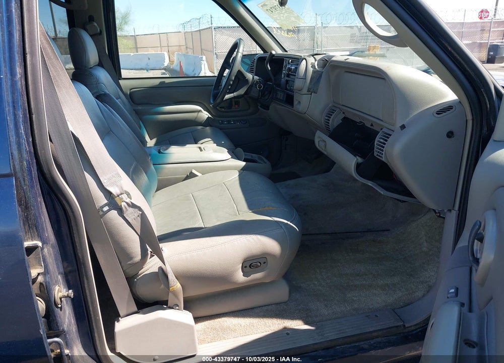 1998 CHEVROLET SUBURBAN 1500 VIN: 3GNFK16R6WG145684