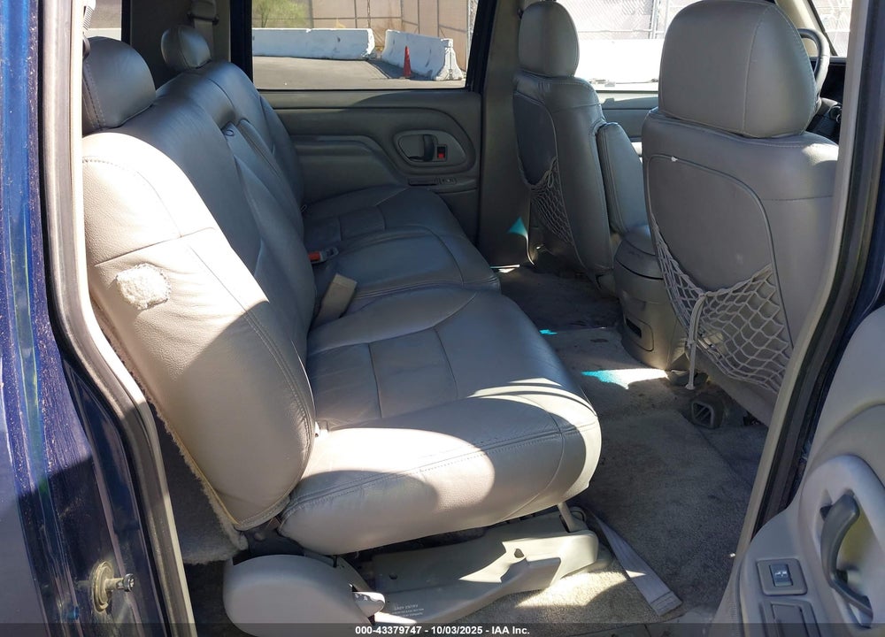 1998 CHEVROLET SUBURBAN 1500 VIN: 3GNFK16R6WG145684