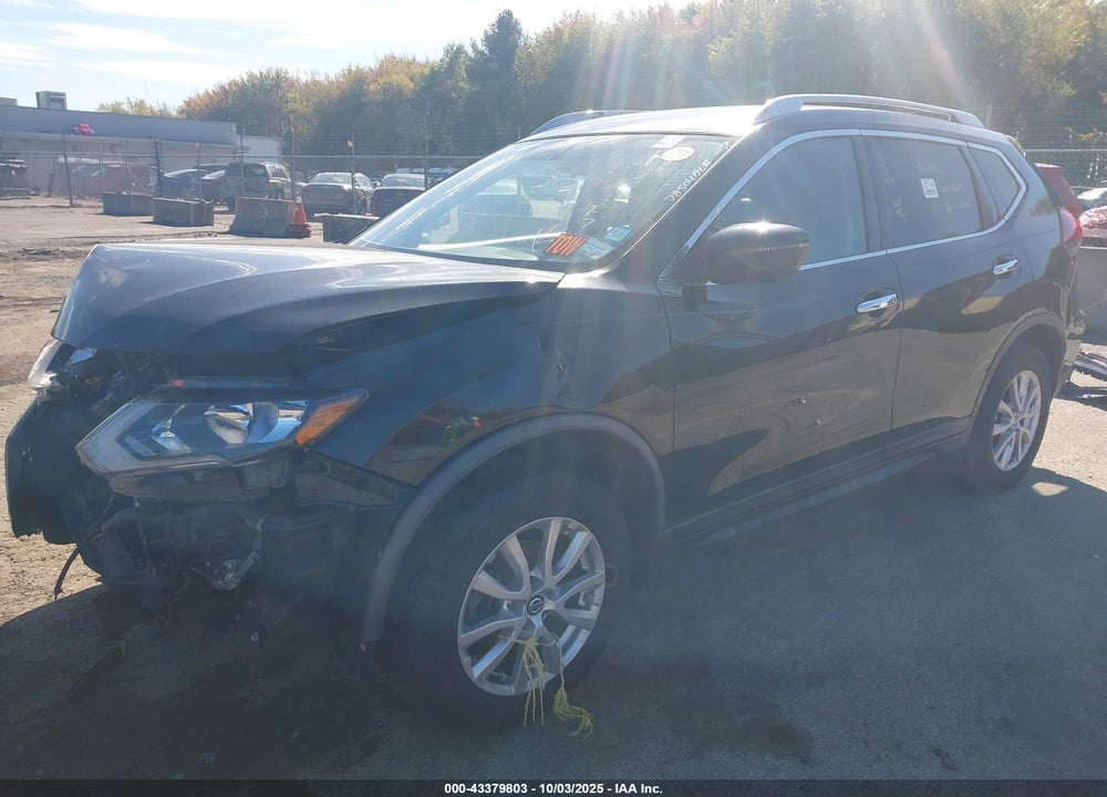 2018 NISSAN ROGUE SV VIN: KNMAT2MV9JP611957