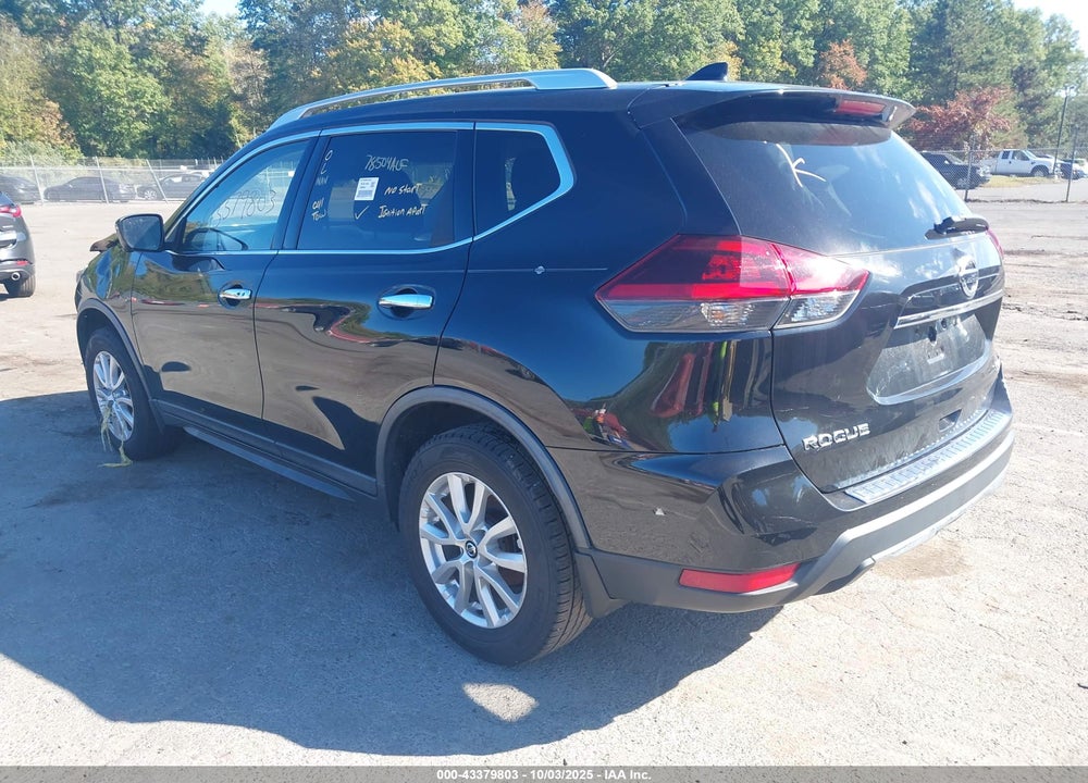 2018 NISSAN ROGUE SV VIN: KNMAT2MV9JP611957