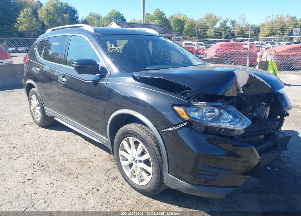 2018 NISSAN ROGUE SV VIN: KNMAT2MV9JP611957