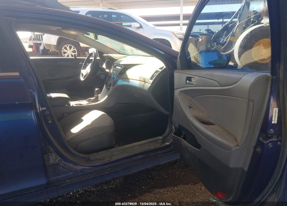 2011 HYUNDAI SONATA VIN: 5NPEB4AC2BH055765