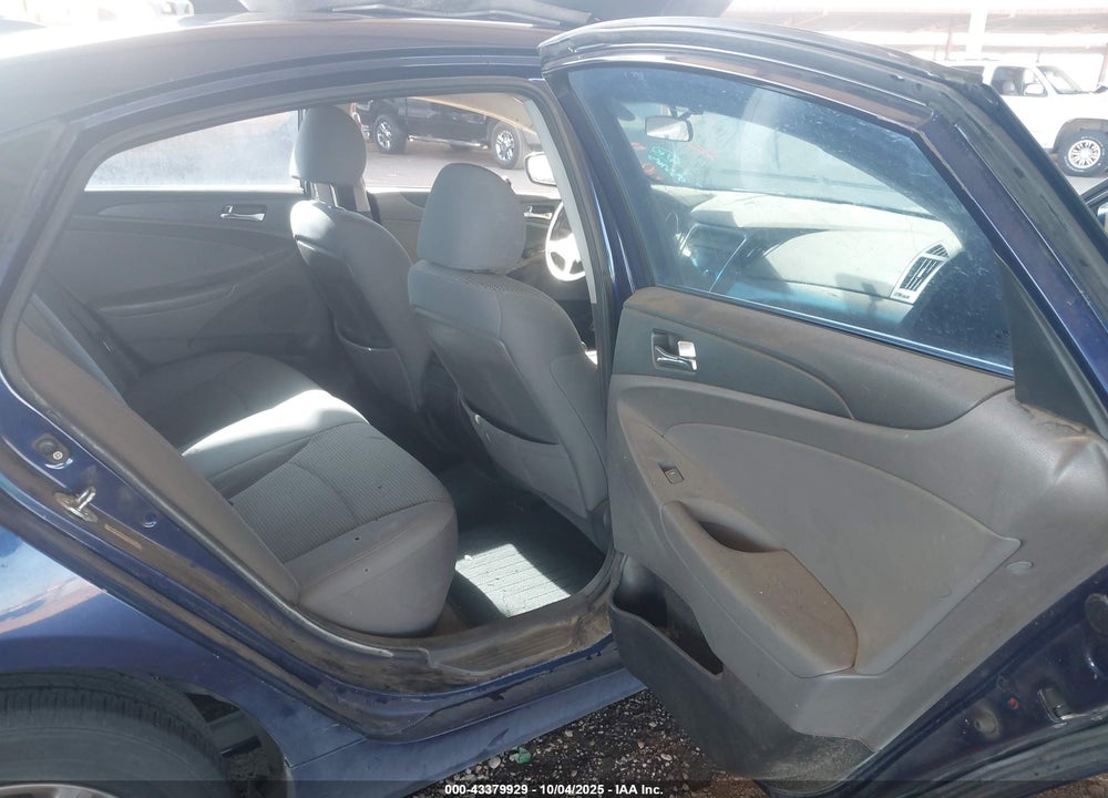 2011 HYUNDAI SONATA VIN: 5NPEB4AC2BH055765