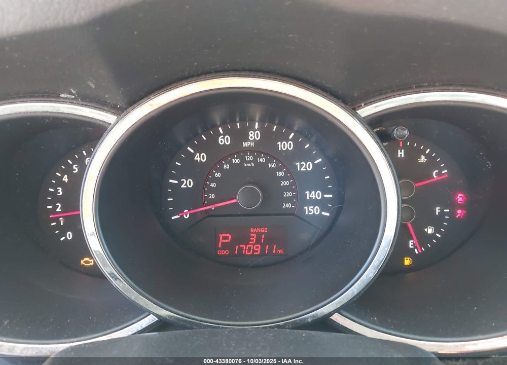 2011 KIA SORENTO LX V6 VIN: 5XYKTDA2XBG169589