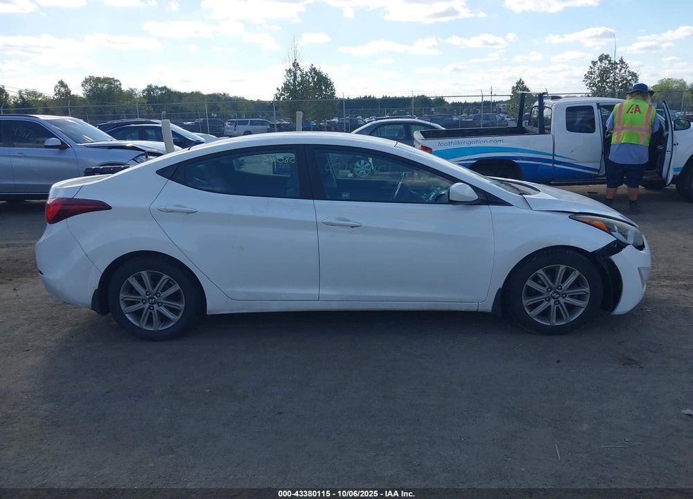 2014 HYUNDAI ELANTRA VIN: 5NPDH4AE6EH513632