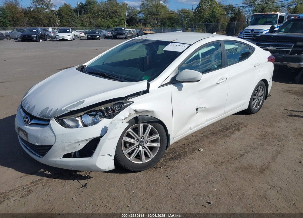 2014 HYUNDAI ELANTRA VIN: 5NPDH4AE6EH513632