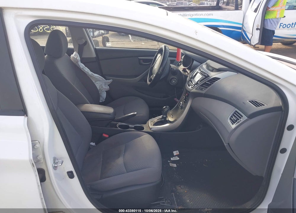 2014 HYUNDAI ELANTRA VIN: 5NPDH4AE6EH513632