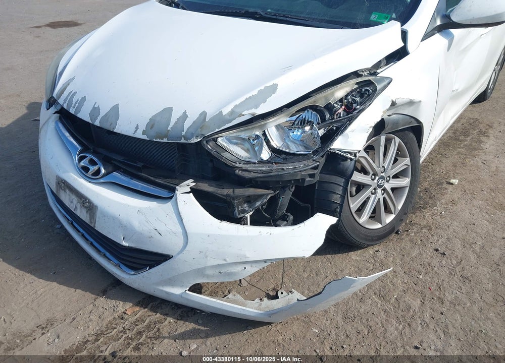 2014 HYUNDAI ELANTRA VIN: 5NPDH4AE6EH513632