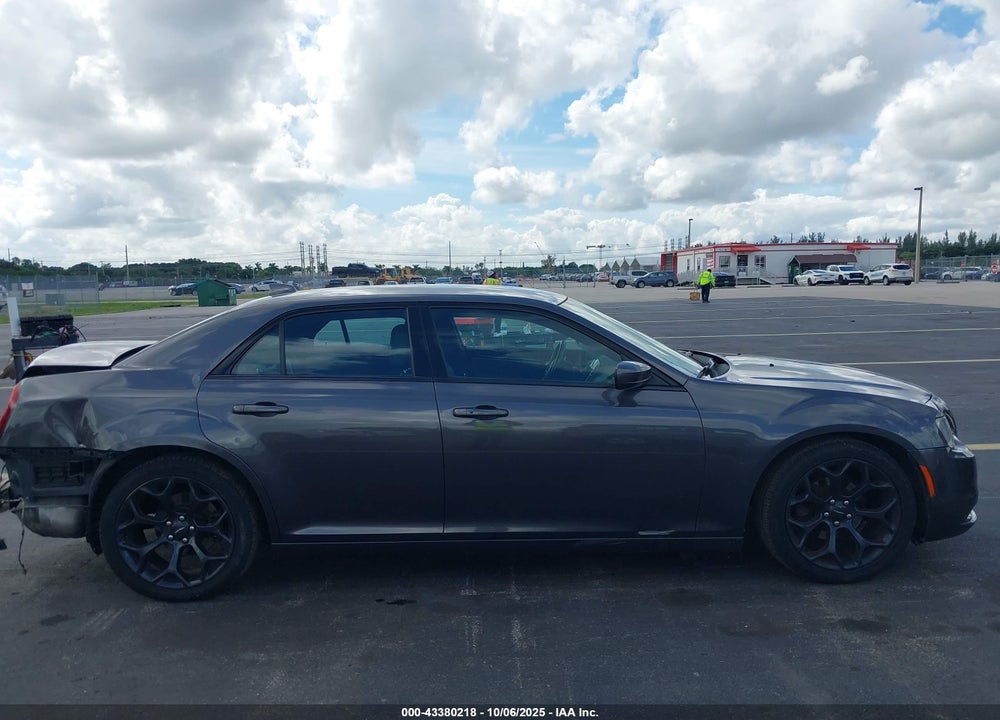 2019 CHRYSLER 300 300S VIN: 2C3CCABG0KH559717