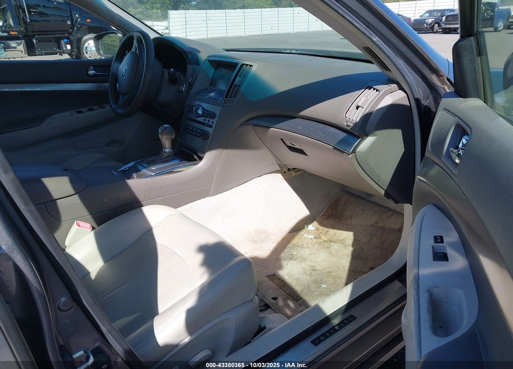 2015 INFINITI Q40 VIN: JN1CV6AP9FM502300