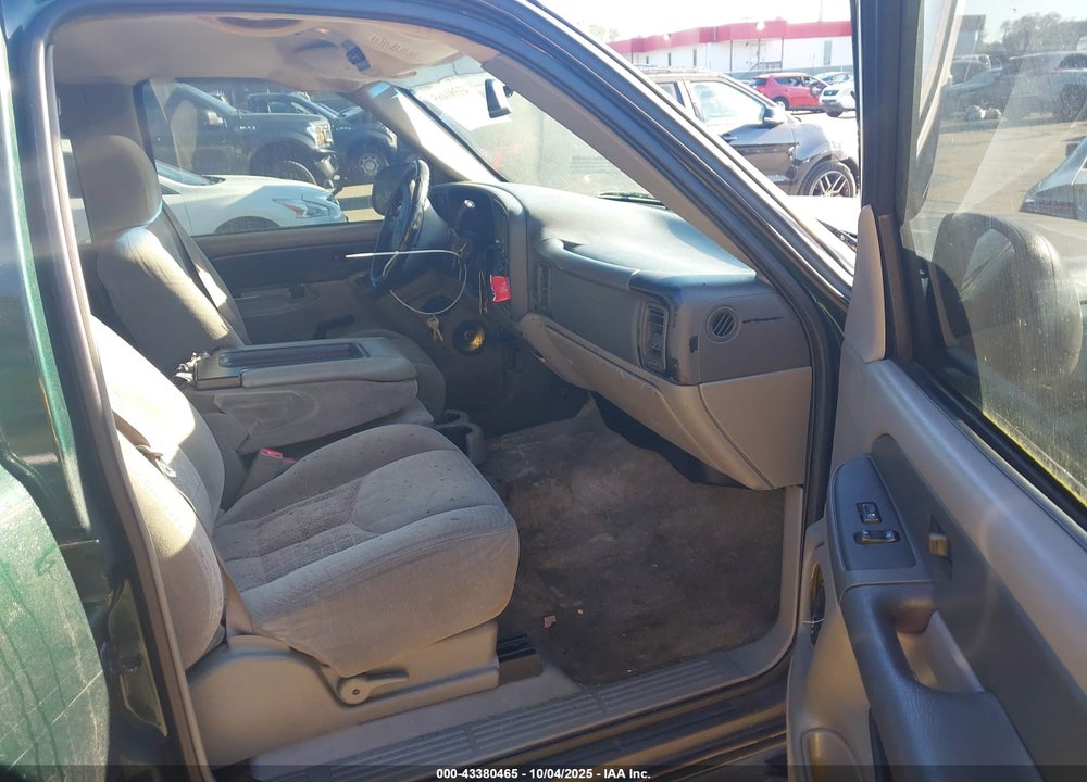 2003 CHEVROLET TAHOE LS VIN: 1GNEK13V13J302206