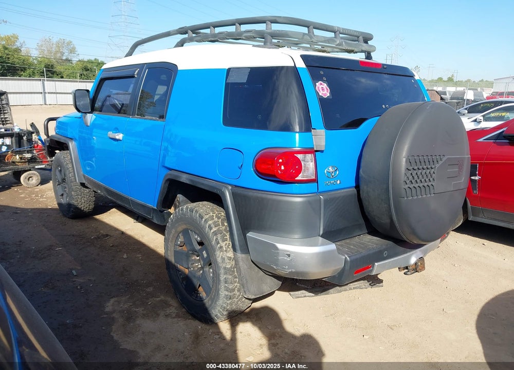 2007 TOYOTA FJ CRUISER VIN: JTEBU11F370009240