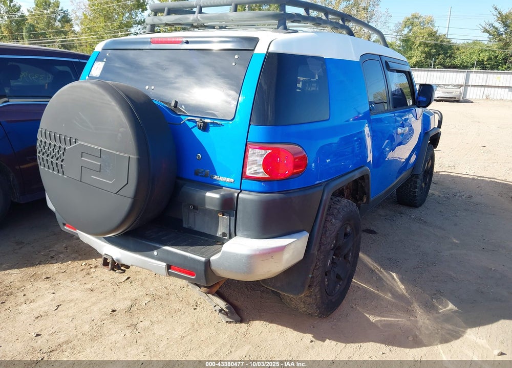 2007 TOYOTA FJ CRUISER VIN: JTEBU11F370009240