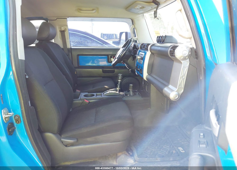 2007 TOYOTA FJ CRUISER VIN: JTEBU11F370009240
