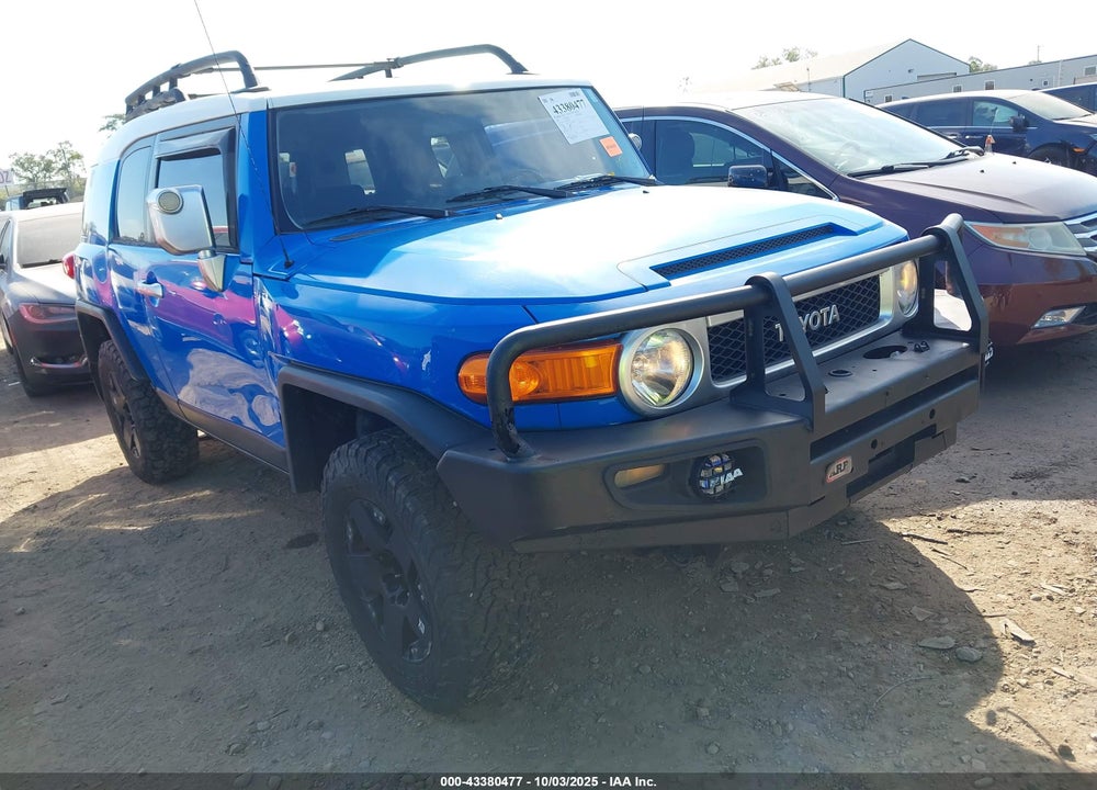 2007 TOYOTA FJ CRUISER VIN: JTEBU11F370009240
