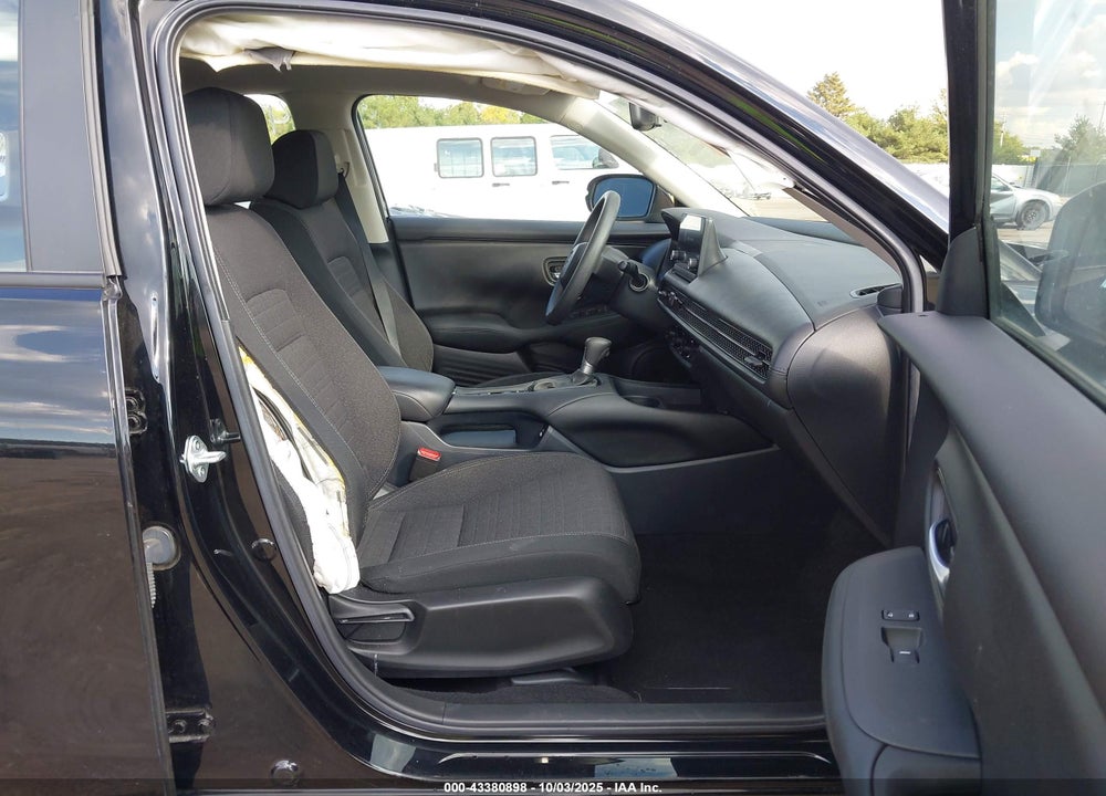 2023 HONDA HR-V 2WD LX VIN: 3CZRZ1H35PM706612