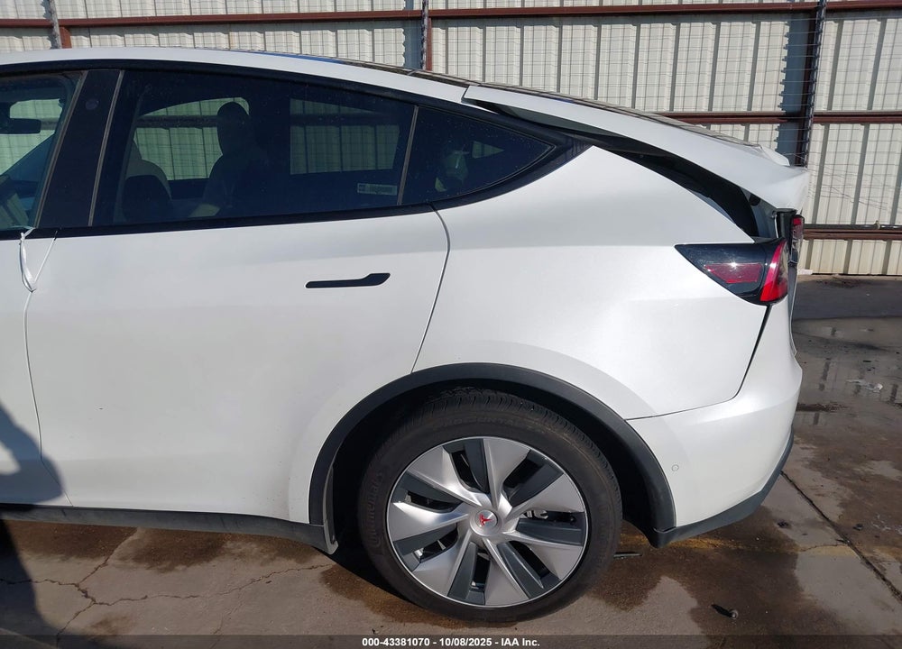 2021 TESLA MODEL Y VIN: 5YJYGDEE0MF076108