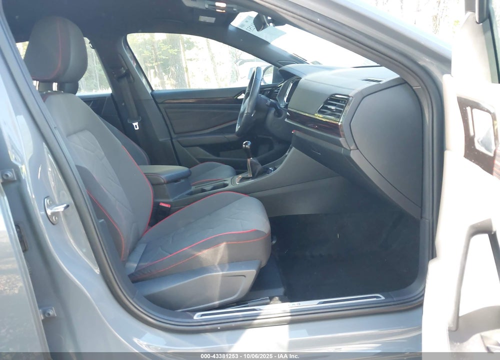 2024 VOLKSWAGEN JETTA VIN: 3VW8T7BU3RM014937