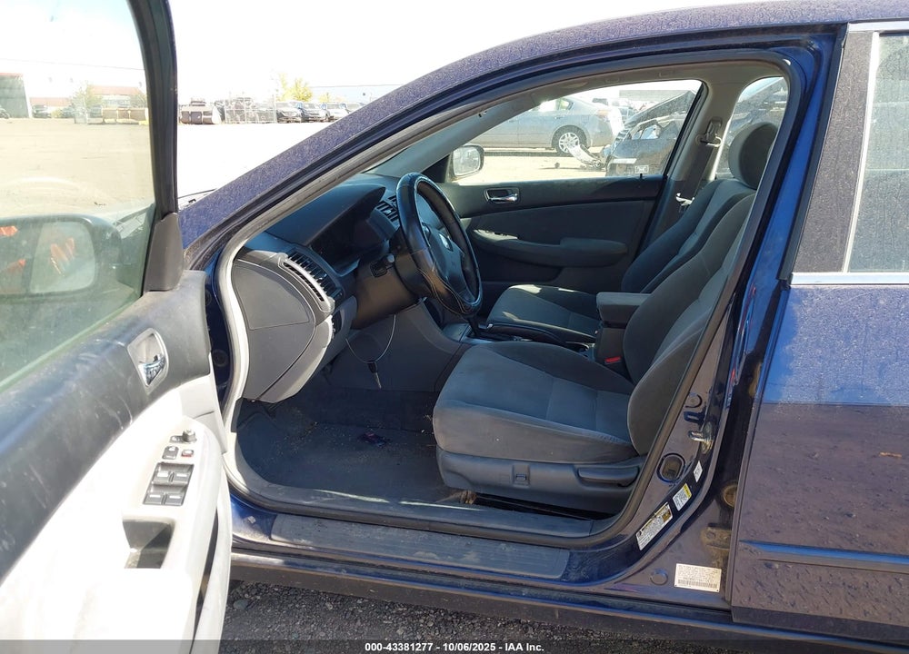2005 HONDA ACCORD 2.4 EX VIN: 1HGCM56715A112537