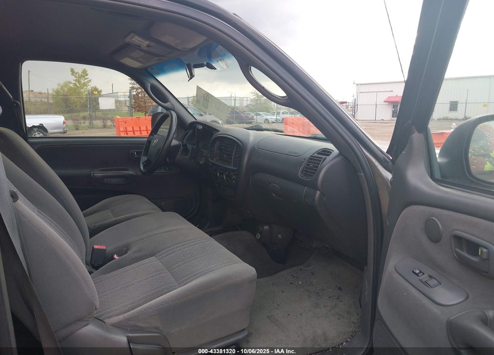 2003 TOYOTA TUNDRA SR5 V8 VIN: 5TBBT44193S335617