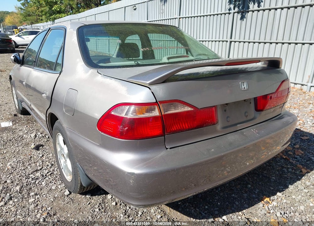 2000 HONDA ACCORD 3.0 EX VIN: 1HGCG1656YA011464