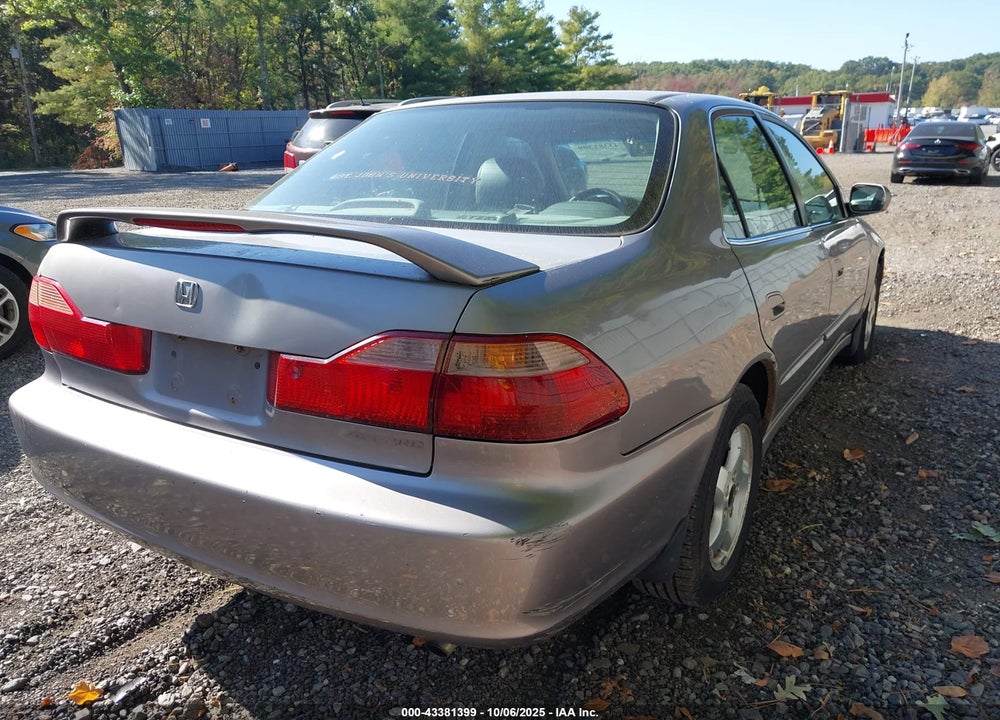 2000 HONDA ACCORD 3.0 EX VIN: 1HGCG1656YA011464