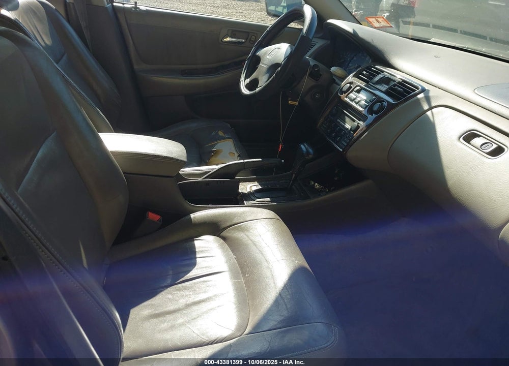 2000 HONDA ACCORD 3.0 EX VIN: 1HGCG1656YA011464