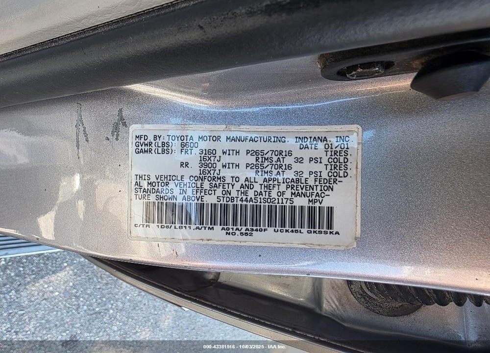 2001 TOYOTA SEQUOIA SR5 V8 VIN: 5TDBT44A51S021175