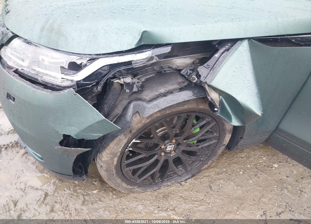 2018 LAND ROVER RANGE ROVER VELAR VIN: SALYB2RV0JA755631