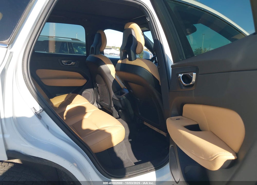 2018 VOLVO XC60 VIN: YV4102RK4J1019616