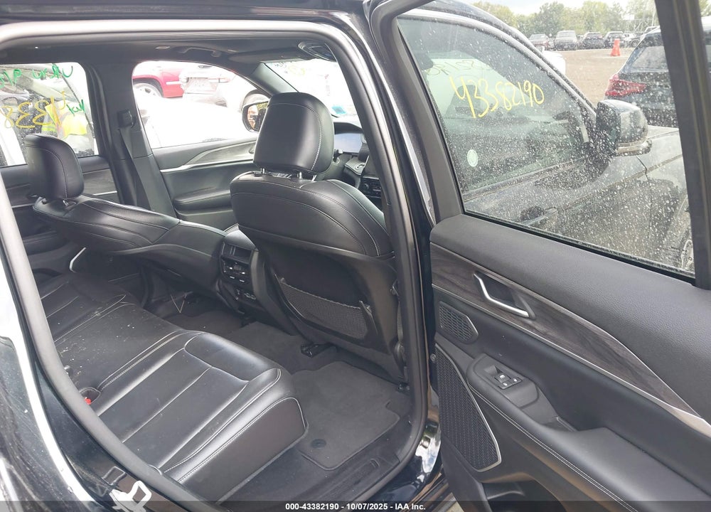 2024 JEEP GRAND CHEROKEE VIN: 1C4RJYB67RC158528