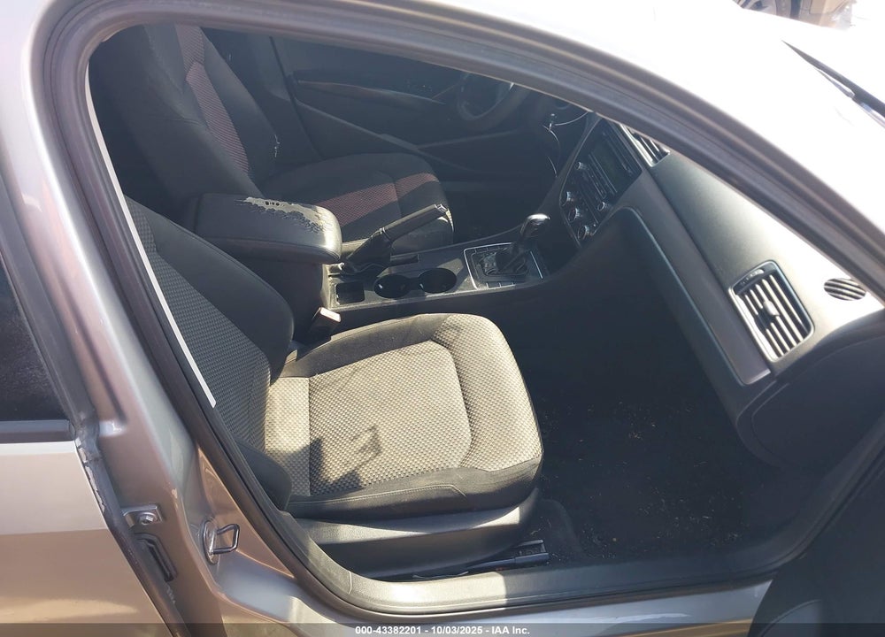 2012 VOLKSWAGEN PASSAT 2.5L S VIN: 1VWAP7A32CC080192