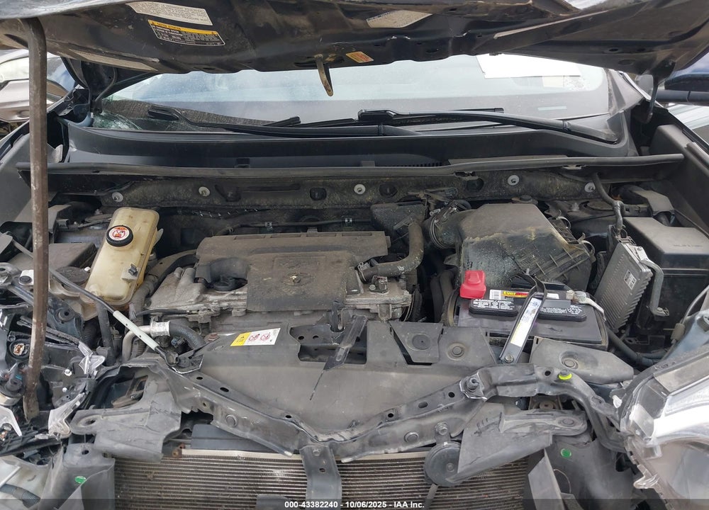 2018 TOYOTA RAV4 XLE VIN: JTMRFREV2JJ717123