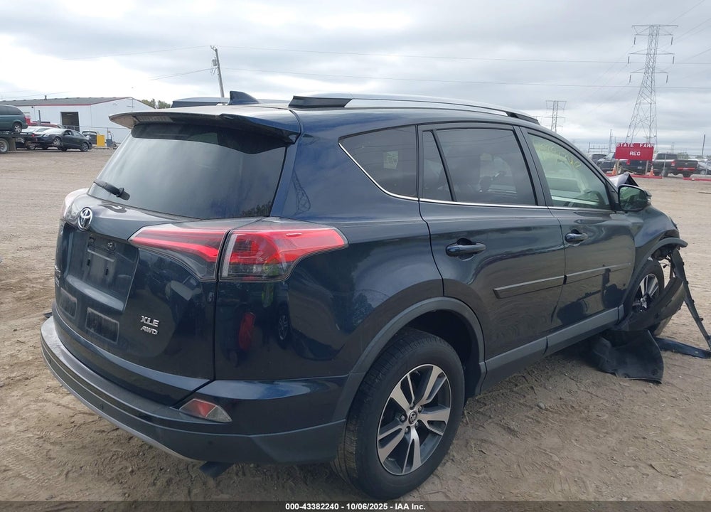 2018 TOYOTA RAV4 XLE VIN: JTMRFREV2JJ717123