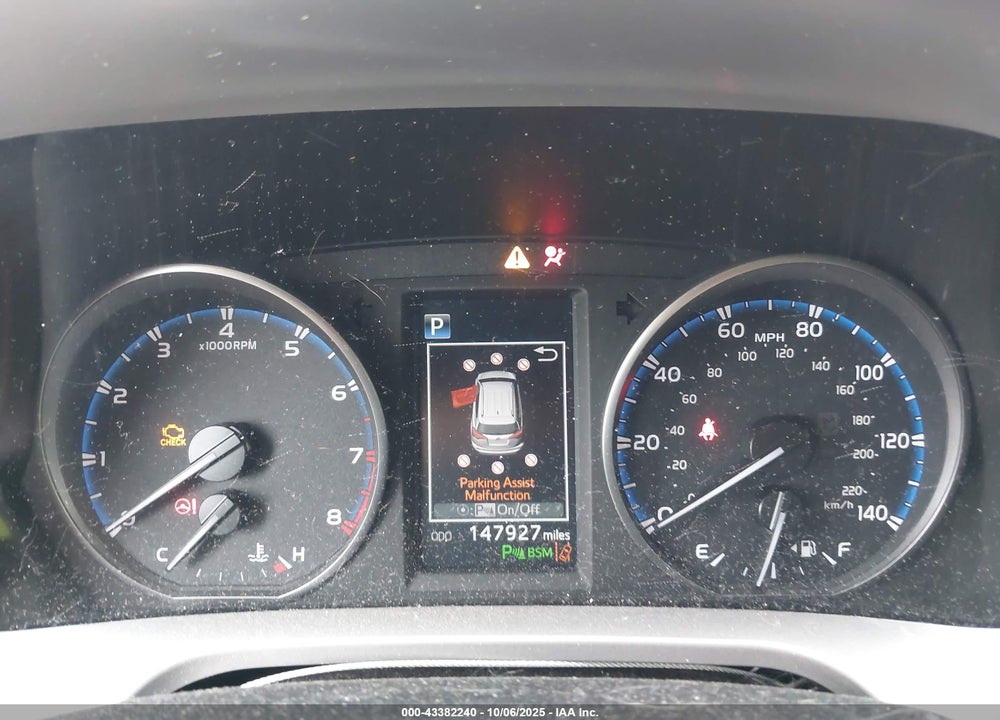 2018 TOYOTA RAV4 XLE VIN: JTMRFREV2JJ717123