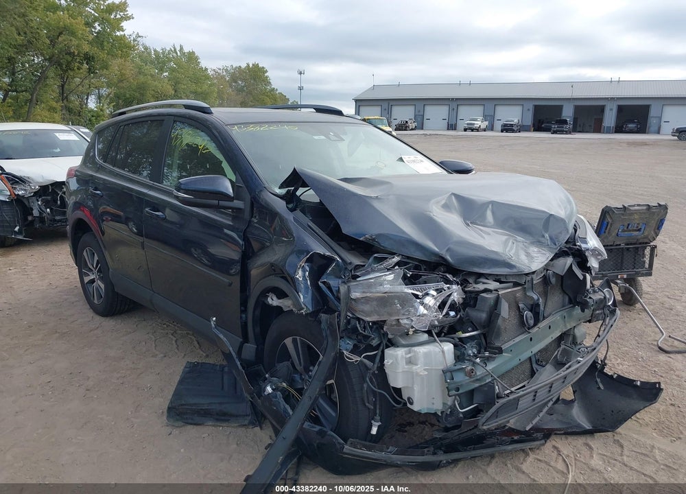 2018 TOYOTA RAV4 XLE VIN: JTMRFREV2JJ717123