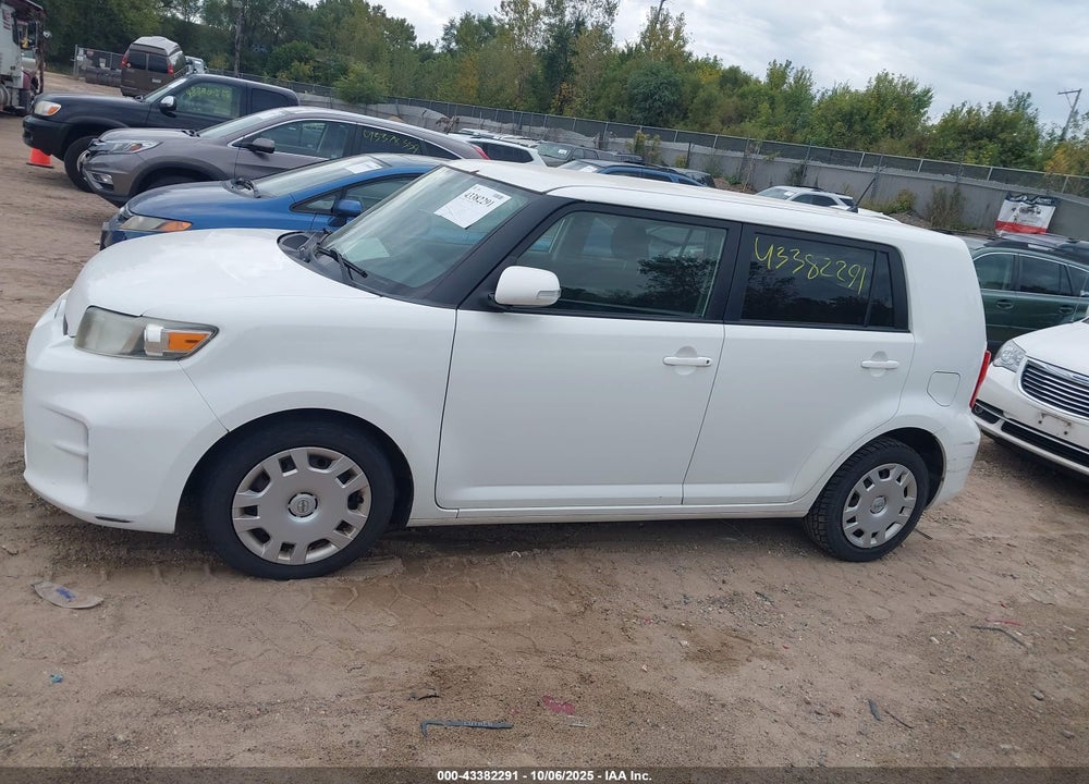 2014 SCION XB VIN: JTLZE4FEXEJ057332