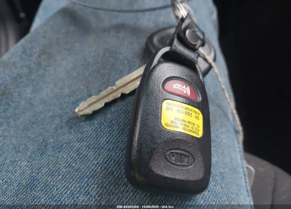 2011 KIA FORTE EX VIN: KNAFU4A21B5448773