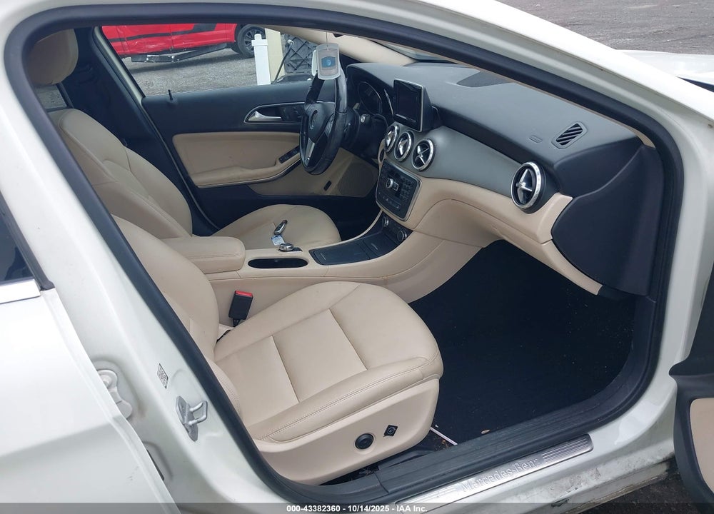 2015 MERCEDES-BENZ GLA 250 4MATIC VIN: WDCTG4GB0FJ061188